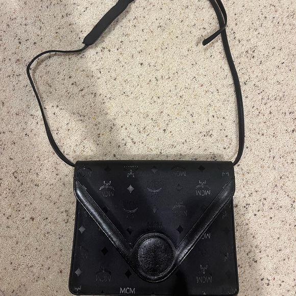 Vintage MCM Large Black Envelope Bag with Adjustable Strap - Picture 5 of 5